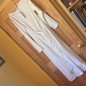 Elegant White Long Sleeve Dress